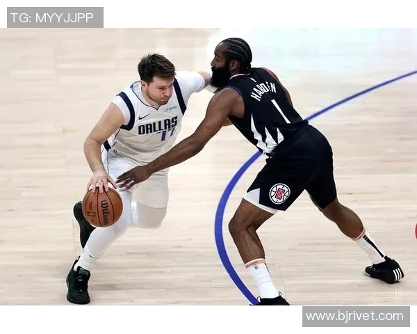 2020年3月11日勇士与快船激战回顾赛场精彩瞬间与球员表现分析