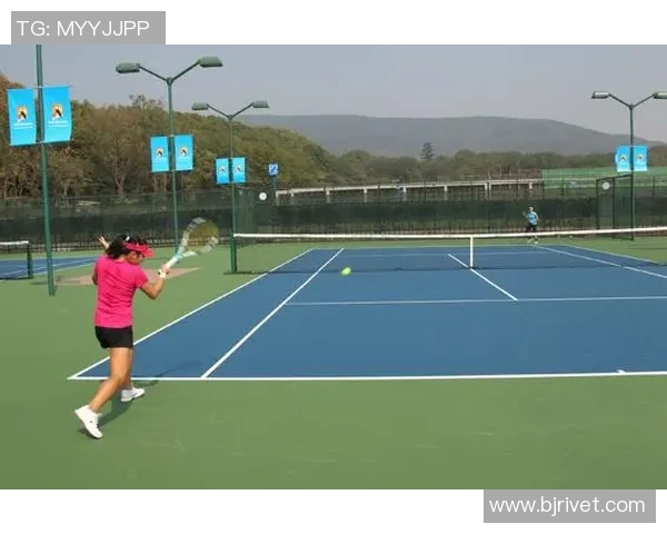 南京网球队边路渗透战术解析与实战应用研究