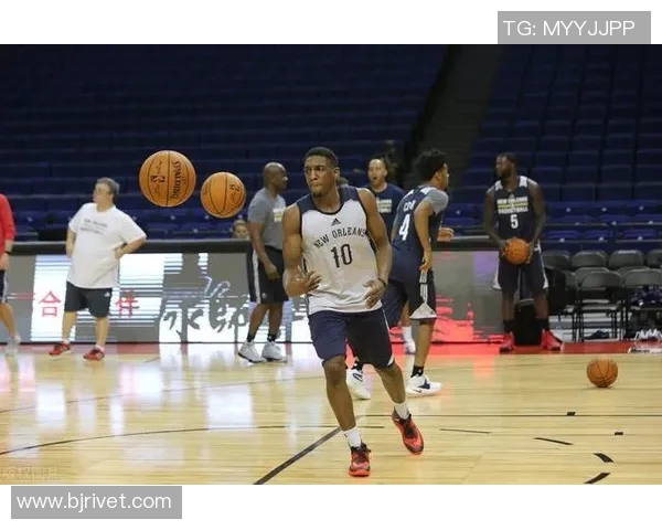 重庆篮球队技术提升之路:聚焦战术创新与球员发展 重庆篮球队技术提升之路:聚焦战术创新与球员发展