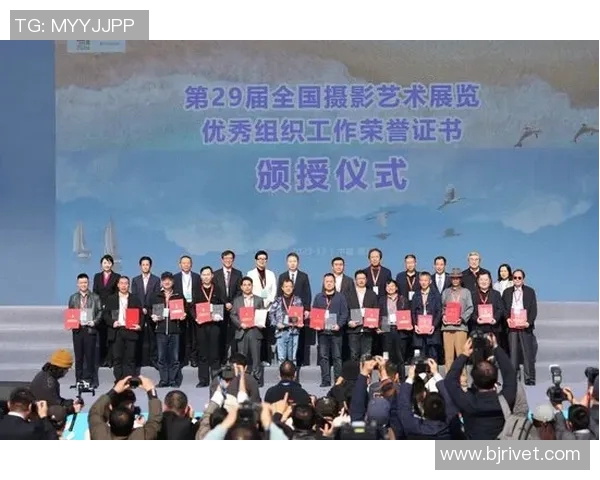 上海攀岩队在全国团队协作排行榜中荣获第六名展现实力与团队精神